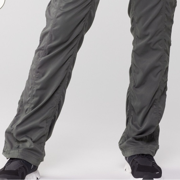 North Face Aphrodite pants - Picture 10 of 10